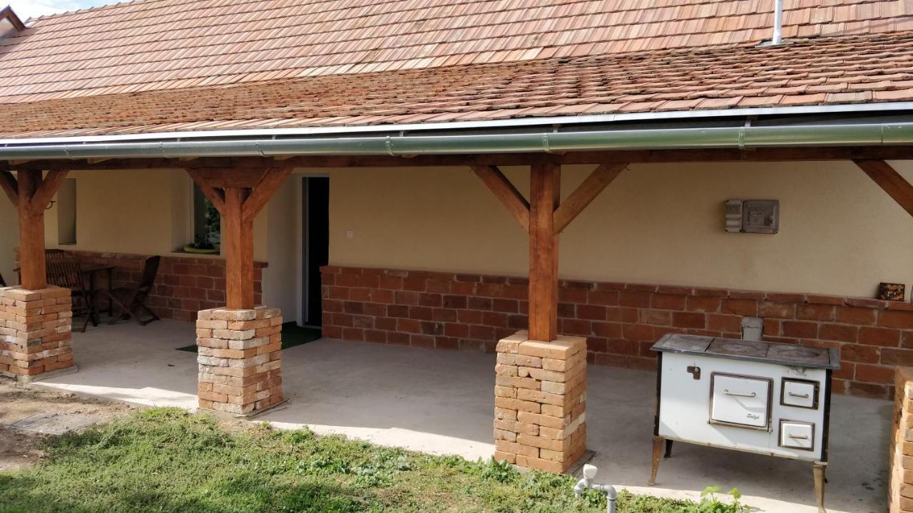 Oereghaz Vendeghaz Lägenhet Lakhegy Exteriör bild